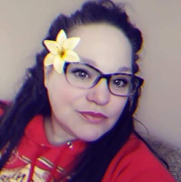 Meet your Posher, April - Picture 1 of 1